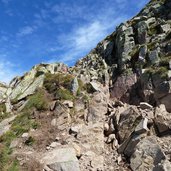 sentiero arrampicata su roccia pala di santa