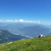 monte bondone cima verde panorama frame