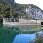 sentiero lago san colombano autunno