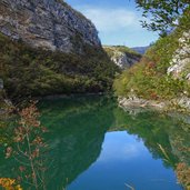 sentiero lago san colombano autunno