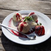 nachspeise dessert topfen knoedel essen