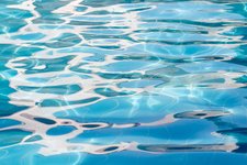 Adobe Stock wasser schwimmbad therme