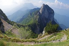 sentiero da monte zugna a passo buole e coni zugna