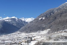 caldes inverno sfondo con cimon di bolentina e ingresso val di rabbi