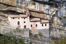 trambileno eremo di san colombano