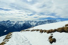 vista della catena della Presanella escursione inverno malga pozze