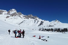 sentiero moena pellegrino fuchiade inverno bambini neve