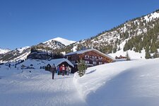 rifugio micheluzzi duron huette inverno