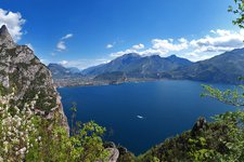 panorama sul lago di garda da pregasina