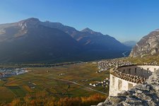 vallagarina di sera in autunno da castel beseno fr