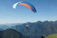 parapendio lago di idro