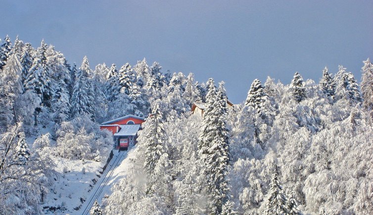 mendelbahn winter schnee bergstation kaltern mendel