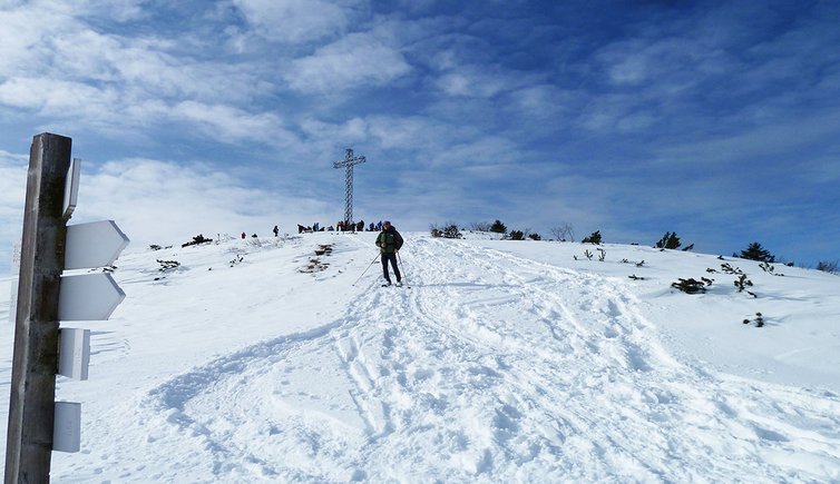 croce vetta monte maggio folgaria inverno