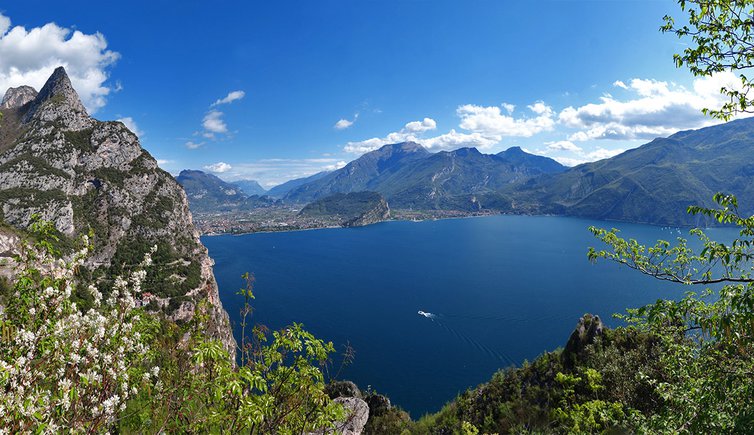 panorama sul lago di garda da pregasina