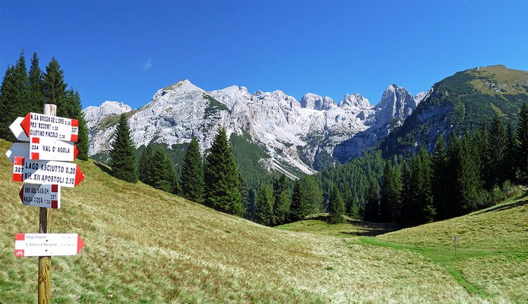 dolomiti di brenta da cima pra dei camosci a cima tosa