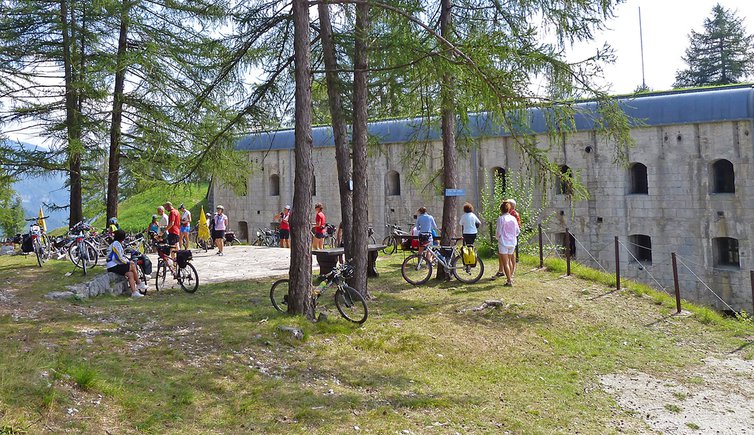 forte belvedere gschwent a lavarone ciclisti