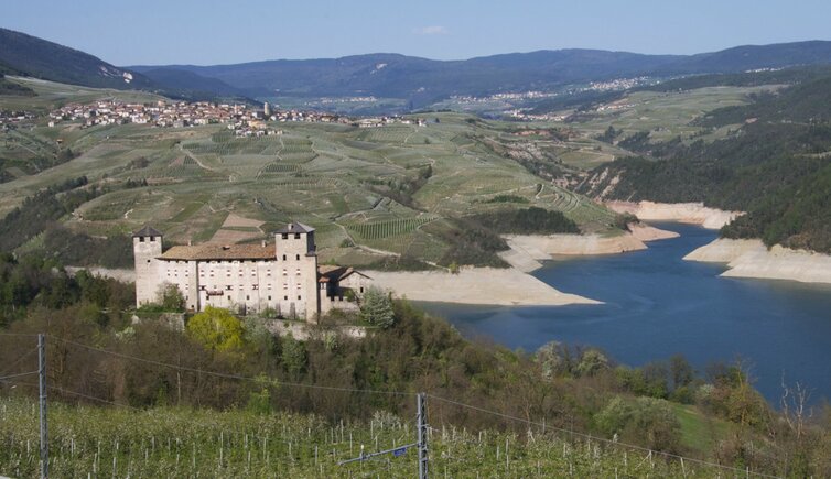 Primavera Val di Non Castelli Castel Cles ph David Eccher 